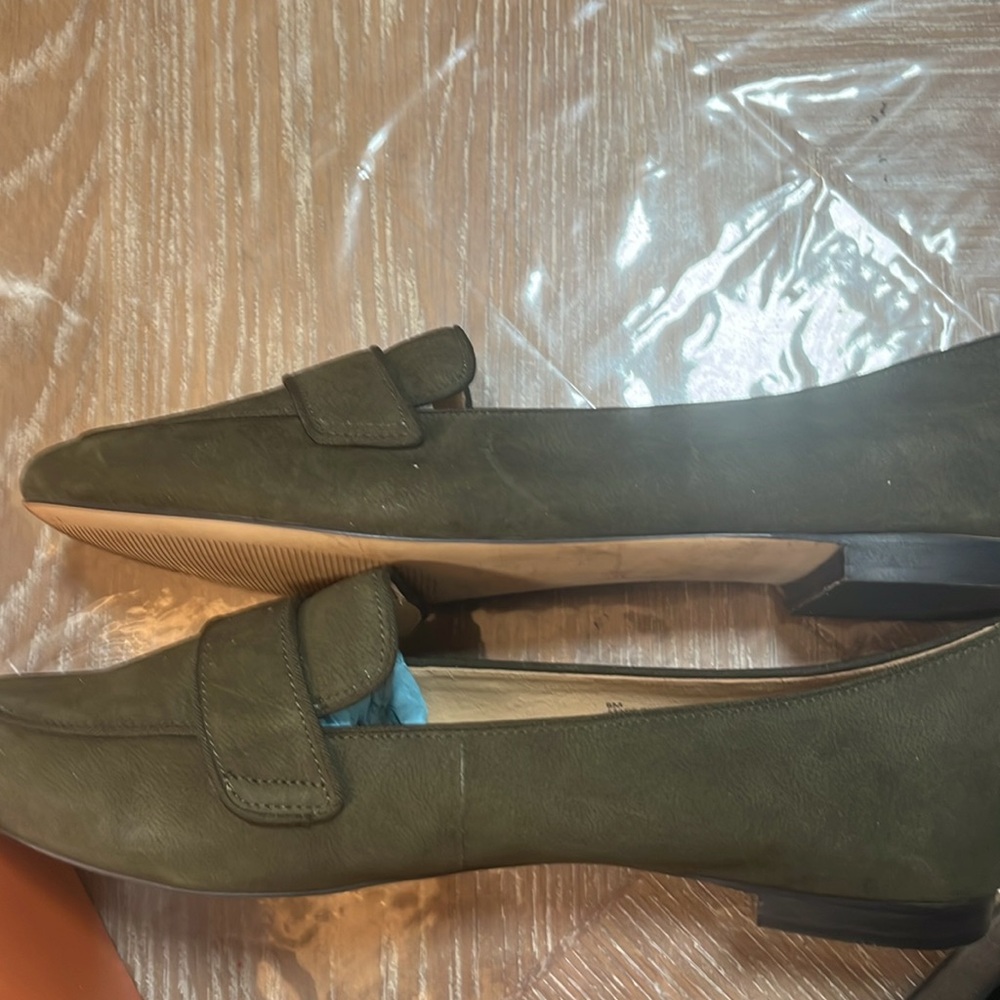 Shoes - Picture 4 of 8